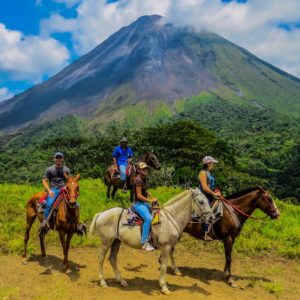 Costa Rica Clásica – Selva, Volcanes y Mar